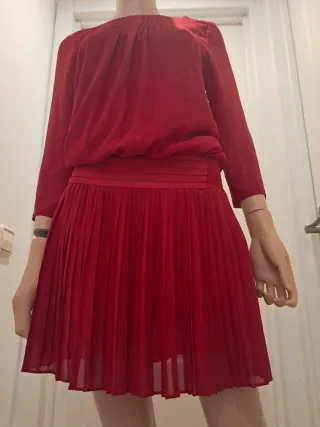 Vestido rojo Tintoretto Con falda plisada