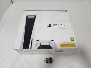 Consola Sony PlayStation 5 con scatola e accessori