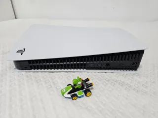 Consola Sony PlayStation 5 con scatola e accessori