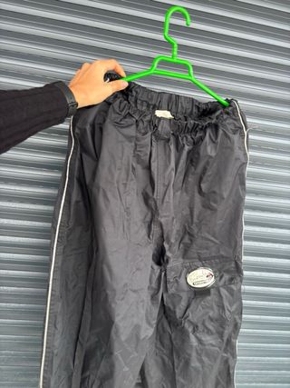 Pantalón impermeable Biondi negro