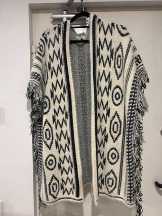 Poncho abrigo flecos