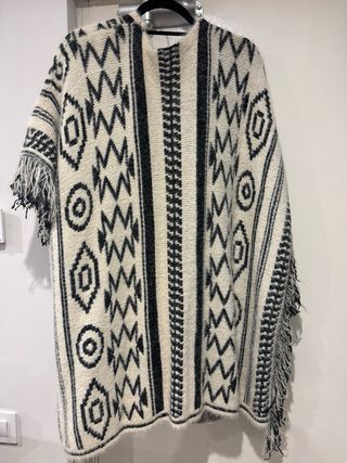 Poncho abrigo flecos