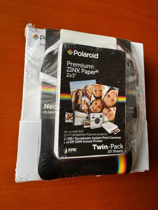 Cámara fotográfica instantanea Polaroid + papel