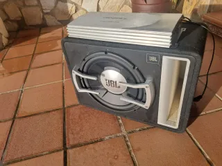 Subwoofer JBL GTO + Amplificador Blaupunkt GTA 800