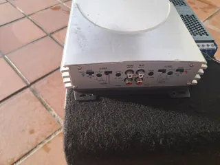 Subwoofer JBL GTO + Amplificador Blaupunkt GTA 800