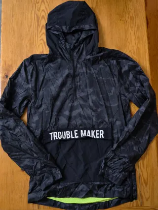 Cortavientos Trouble Maker