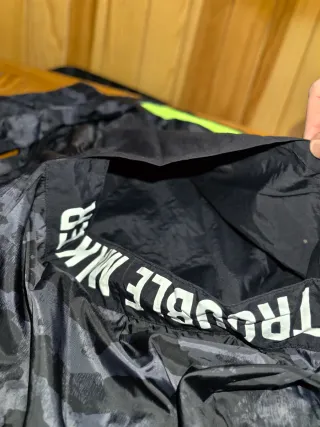 Cortavientos Trouble Maker