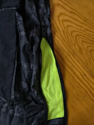 Cortavientos Trouble Maker