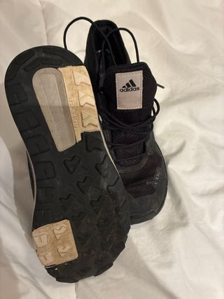 Botas Montaña Niño Adidas Negras/Blancas