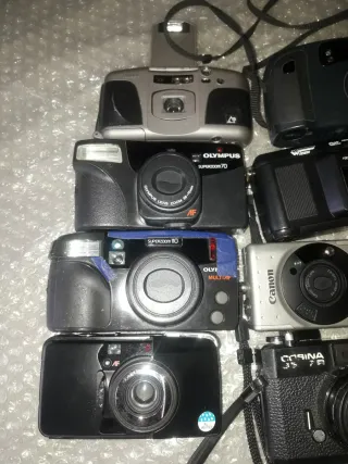 Lotto di 10 fotocamere vintage a pellicola Canon, Cosina