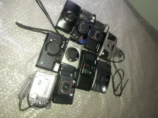 Lotto di 10 fotocamere vintage a pellicola Canon, Cosina