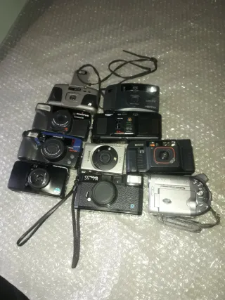 Lotto di 10 fotocamere vintage a pellicola Canon, Cosina