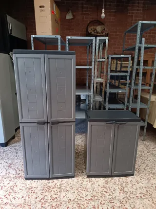 Muebles de resina gris