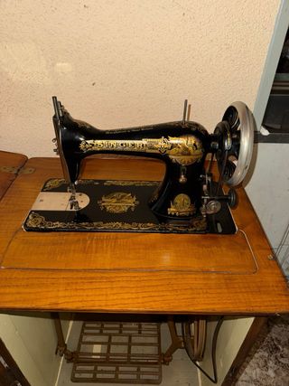 Máquina de coser Singer antigua