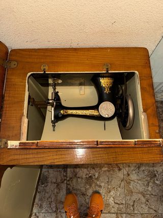 Máquina de coser Singer antigua