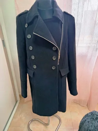 Abrigo negro elegante