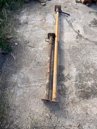 Puntales de obra metálicos