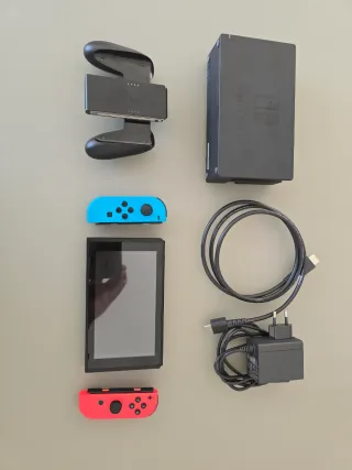 Nintendo Switch Console e Accessori