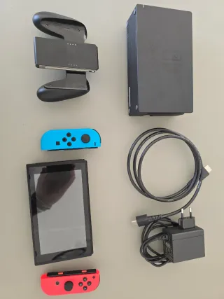 Nintendo Switch Console e Accessori