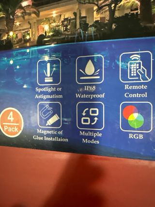 4 Luci LED Ricaricabili per Piscina