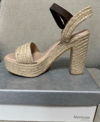 Sandalia tacón plataforma esparto