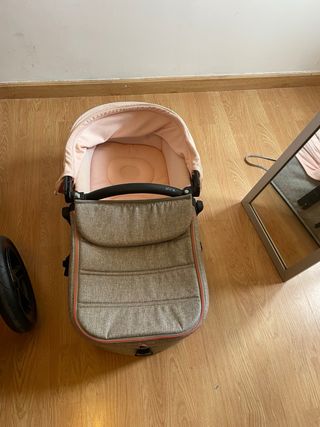 Carrito de bebé capazo rosa y gris