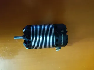 Motor RC 2400kv On Road 1/8