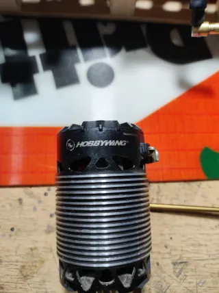 Motor RC 2400kv On Road 1/8