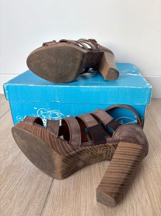 Sandalias de tacón Mustang