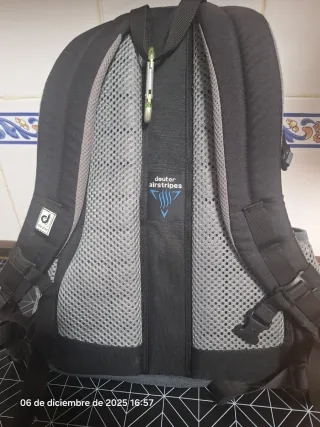 Mochila Deuter Gris y Amarilla 20L