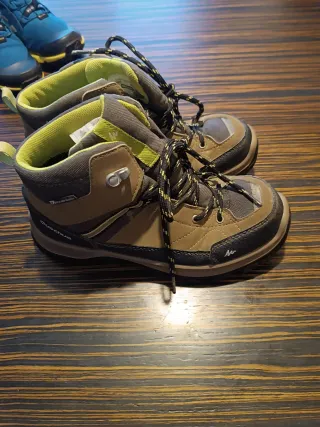 Botas montaña Quechua T37 niño