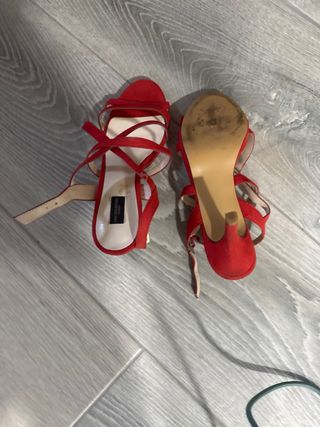 Sandalias de tacón rojas