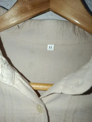 Camisa beige de algodón