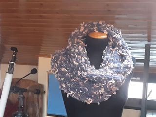 Cuello invierno lana hecho a mano