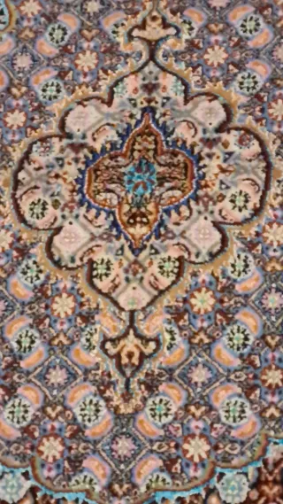 Tappeto Orientale Annodato a Mano in Seta e Lana