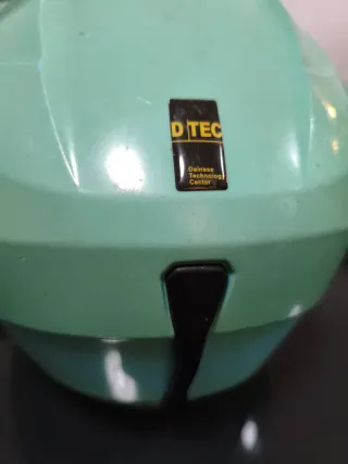 Casco homologado EN1077 de esquí marca Dainese