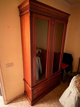 Armario antiguo madera y cristal