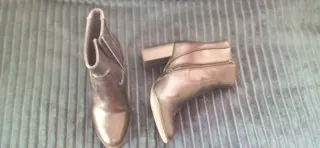 Botines negros dorados talla 37