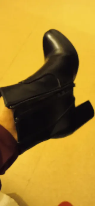 Botines negros dorados talla 37