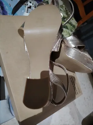 Zapatos de fiesta Gioseppo dorados mujer