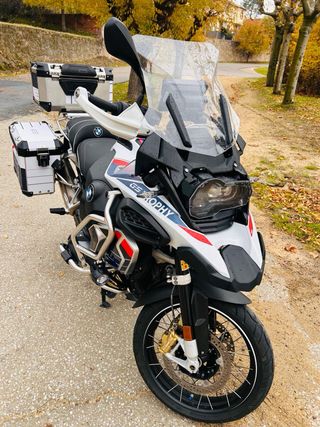BMW GS 1250 Trophy 8.000 km AKRAPOVIC Y MALETAS