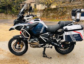 BMW GS 1250 Trophy 8.000 km AKRAPOVIC Y MALETAS