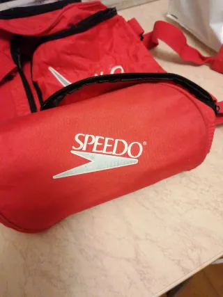 Borsa sport Speedo donna rossa e nera