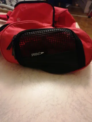 Borsa sport Speedo donna rossa e nera