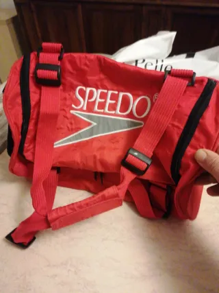 Borsa sport Speedo donna rossa e nera