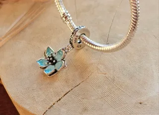 Charm Flor Cerezo Azul