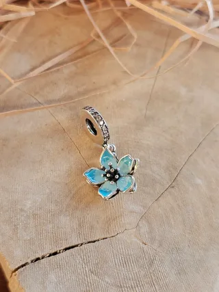 Charm Flor Cerezo Azul