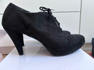 Zapatos de tacón negros