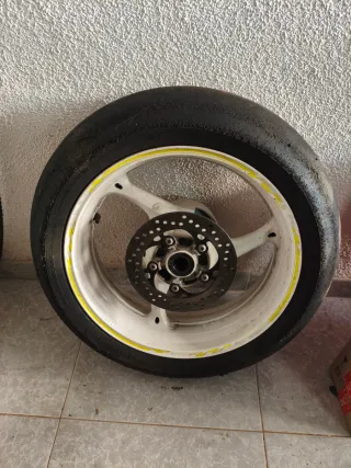 Llanta Trasera Suzuki GSX-R 750 2014