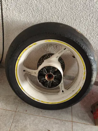 Llanta Trasera Suzuki GSX-R 750 2014